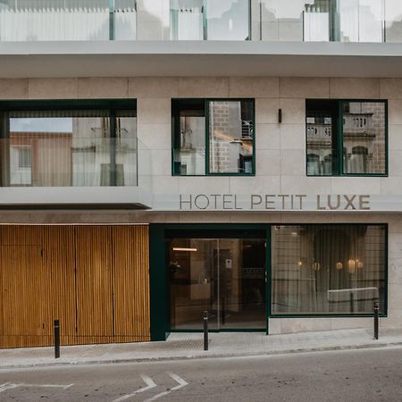Hotel Petit Luxe تيراسا المظهر الخارجي الصورة