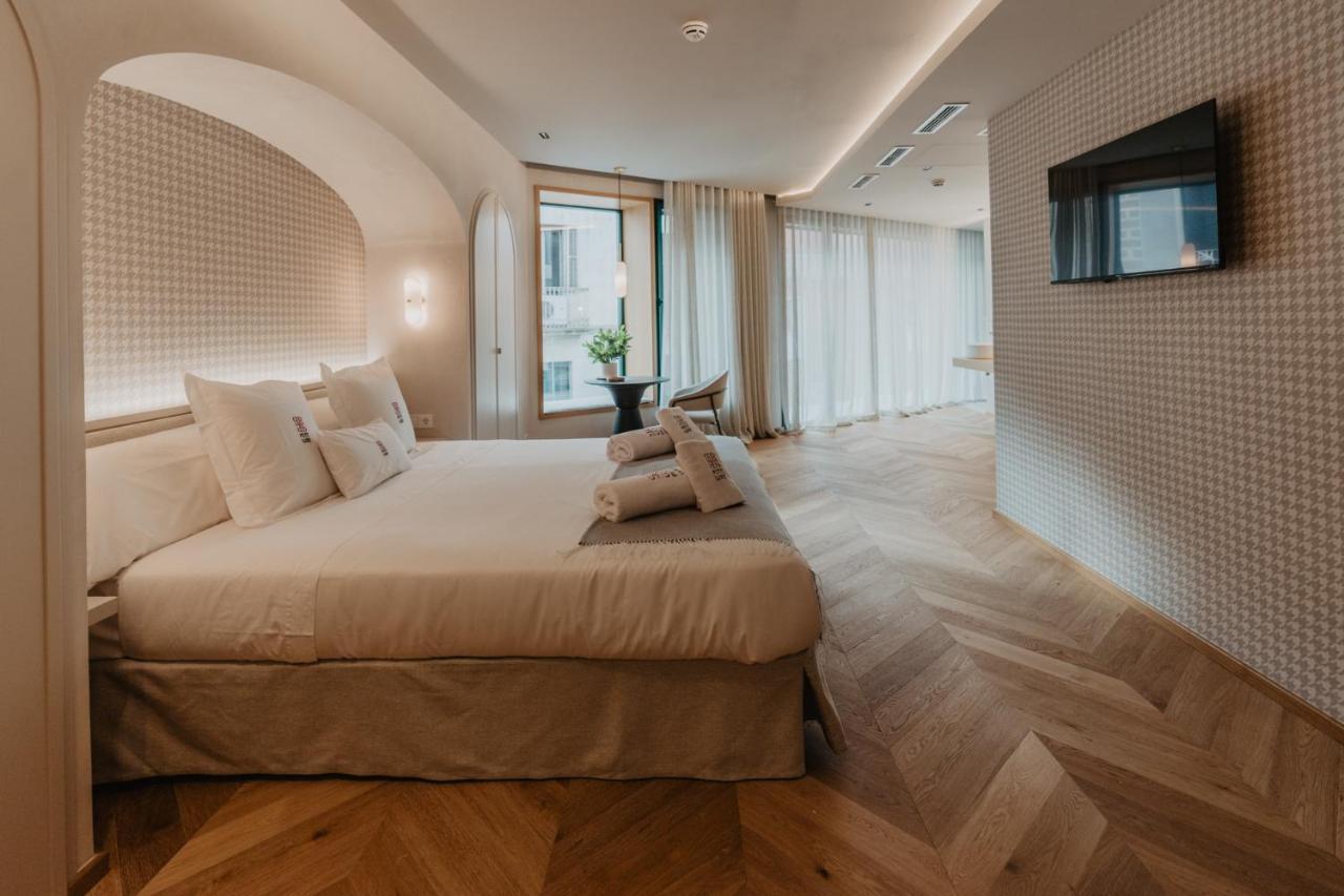 Hotel Petit Luxe تيراسا المظهر الخارجي الصورة