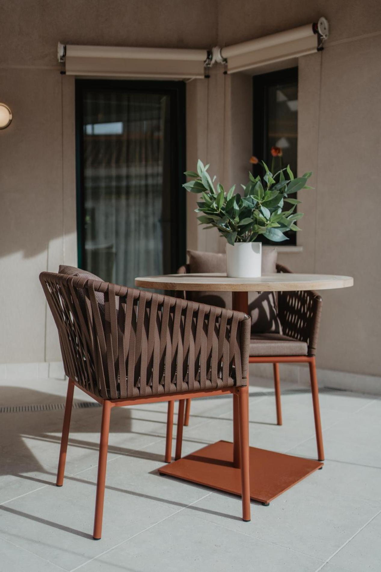 Hotel Petit Luxe تيراسا المظهر الخارجي الصورة