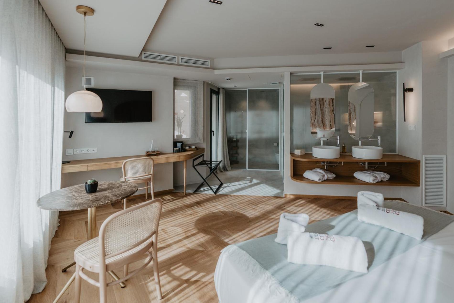 Hotel Petit Luxe تيراسا المظهر الخارجي الصورة