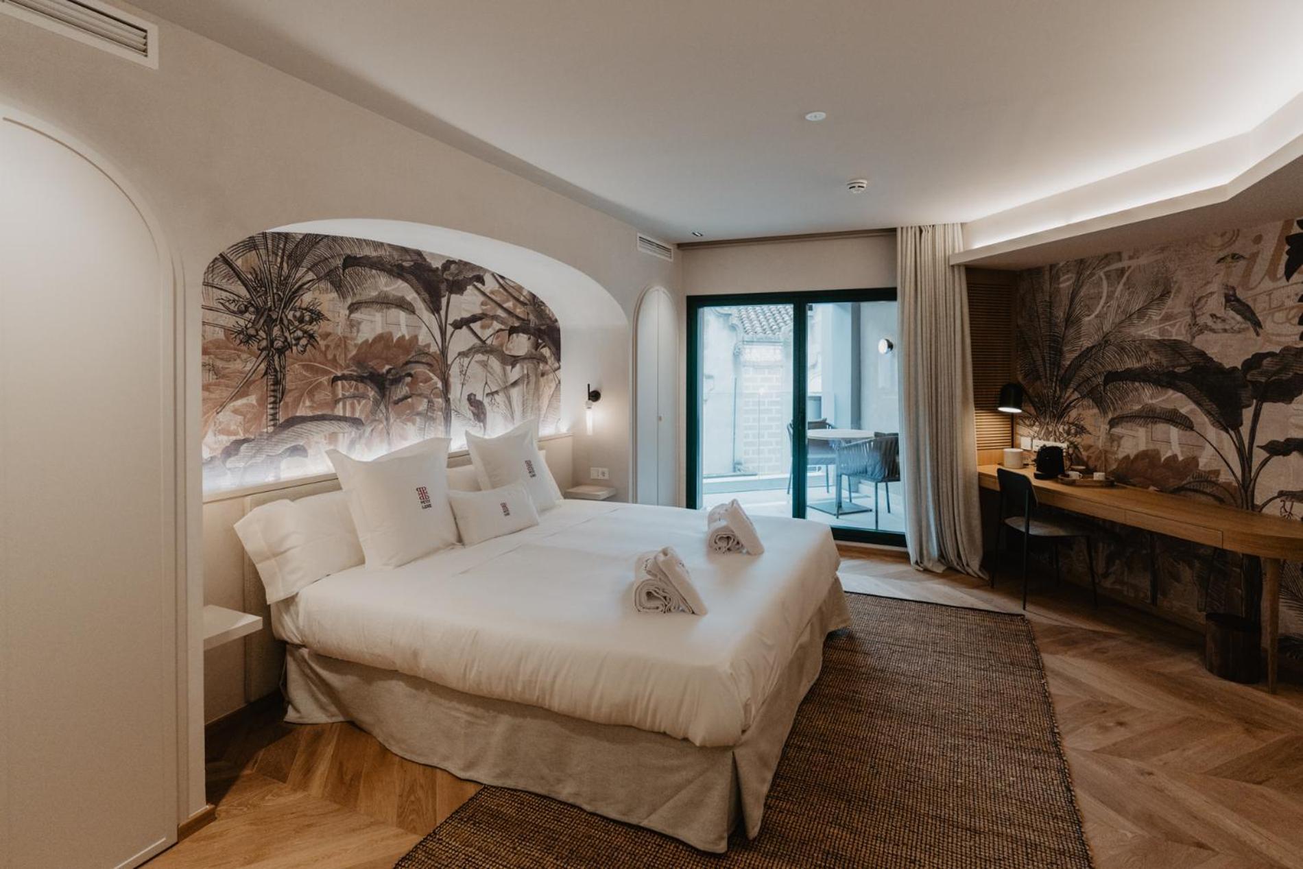 Hotel Petit Luxe تيراسا المظهر الخارجي الصورة