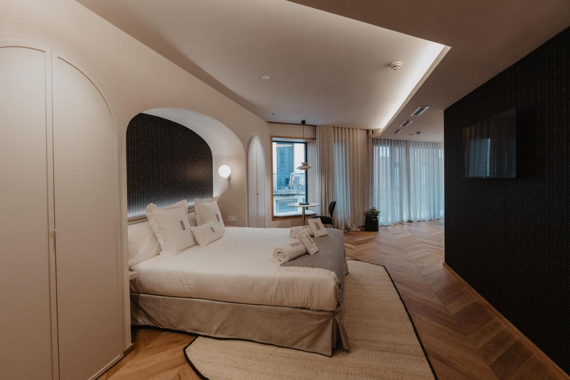 Hotel Petit Luxe تيراسا المظهر الخارجي الصورة