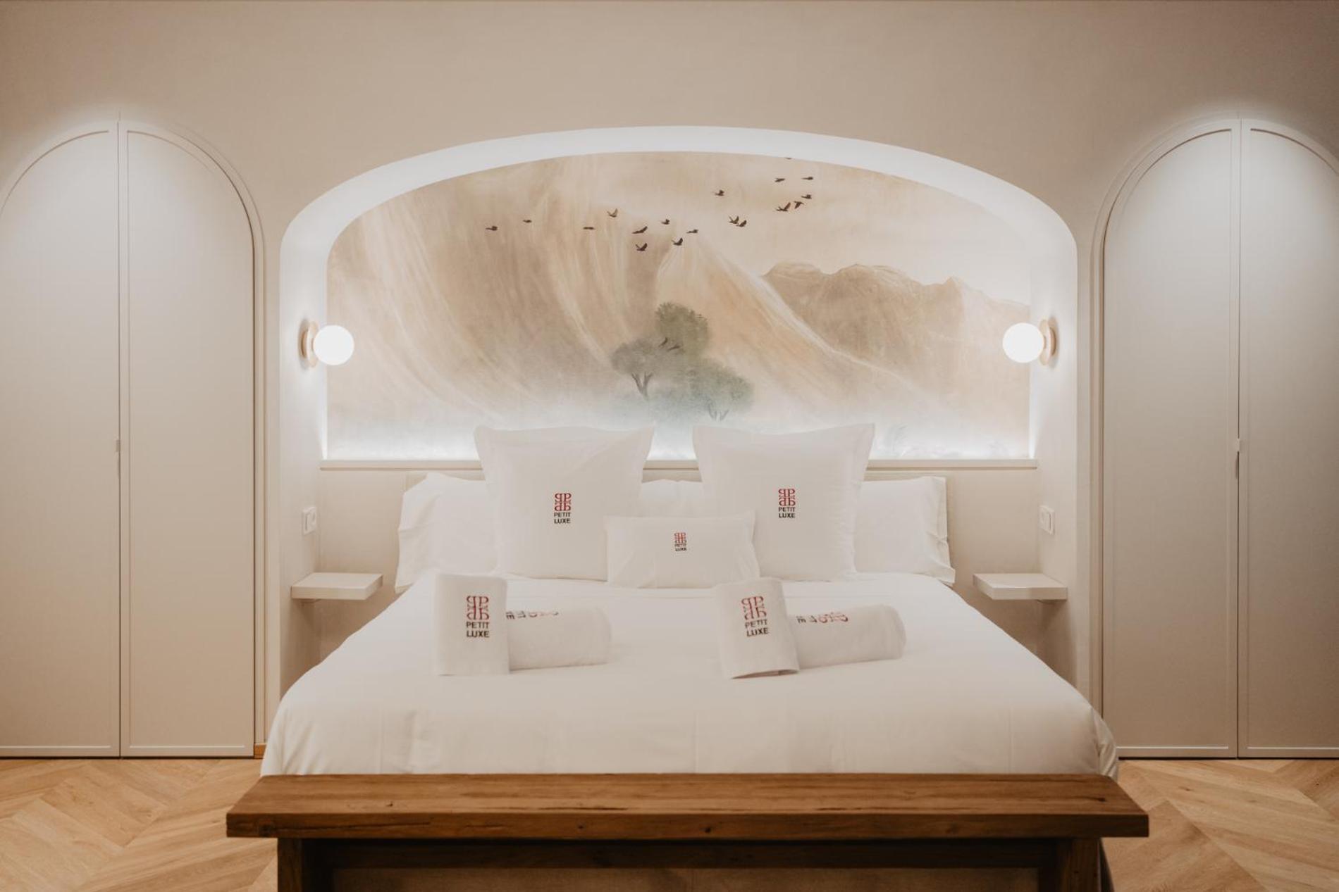 Hotel Petit Luxe تيراسا المظهر الخارجي الصورة