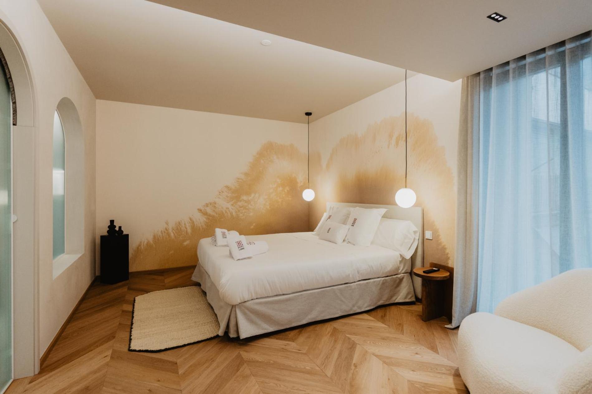 Hotel Petit Luxe تيراسا المظهر الخارجي الصورة