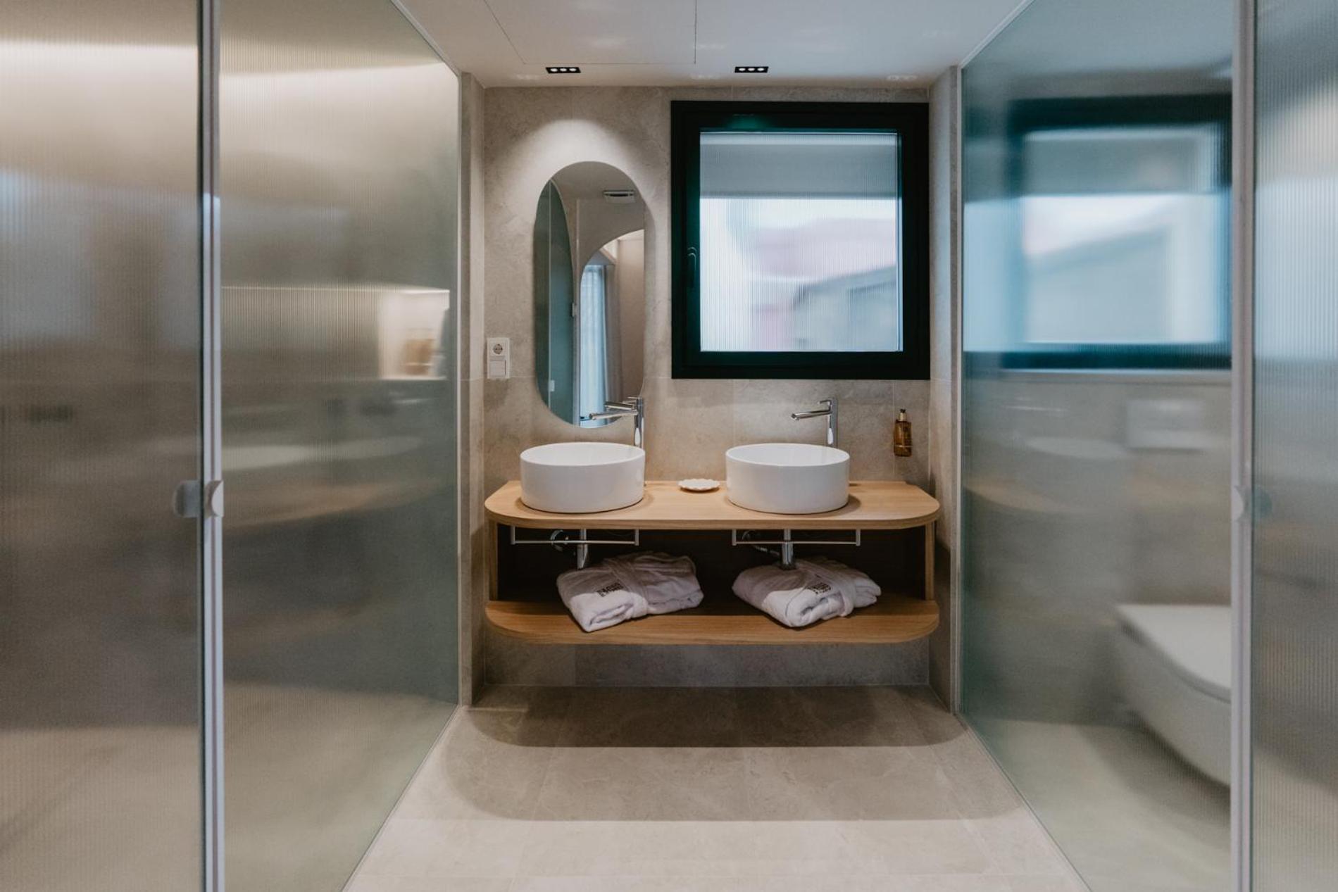 Hotel Petit Luxe تيراسا المظهر الخارجي الصورة