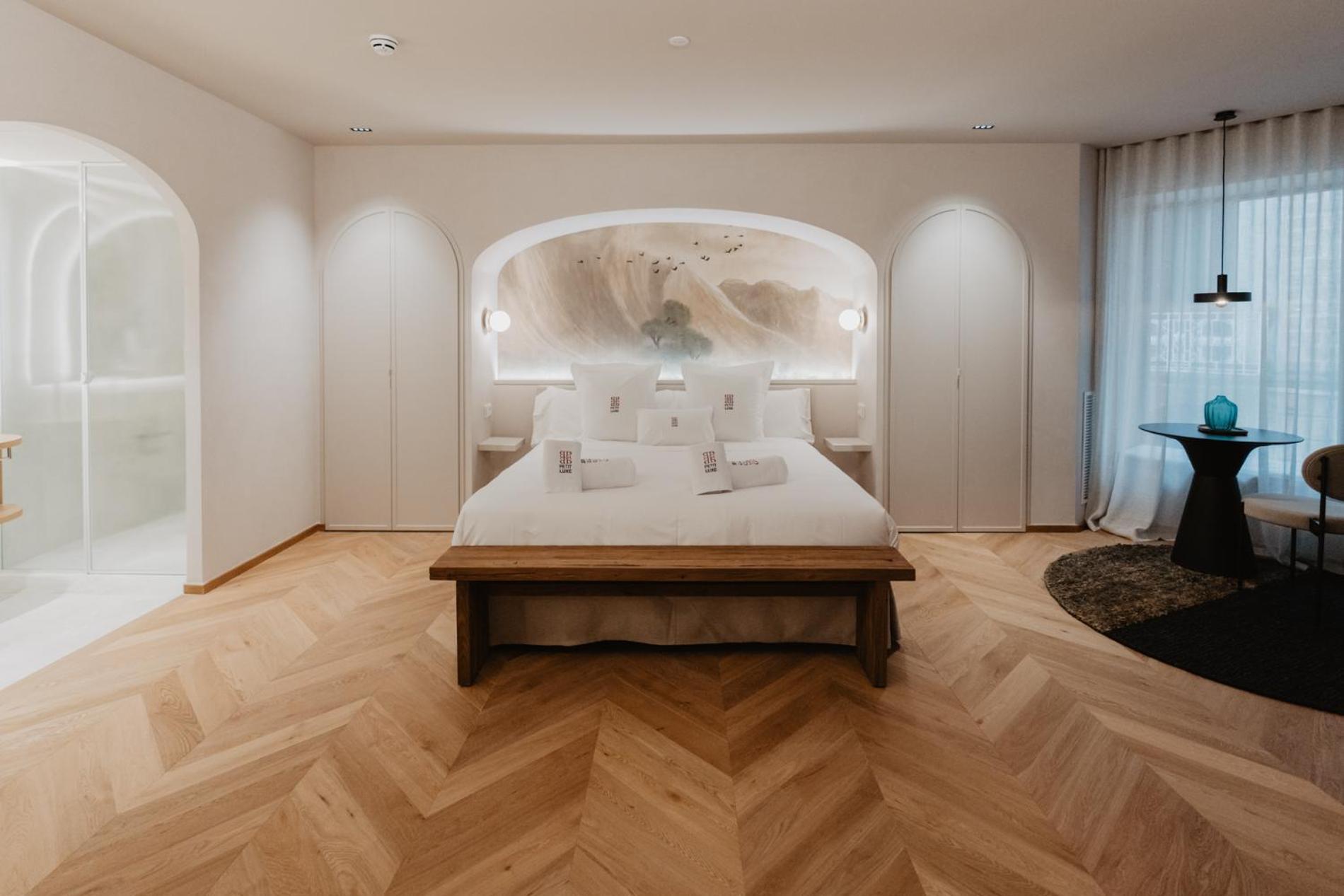 Hotel Petit Luxe تيراسا المظهر الخارجي الصورة