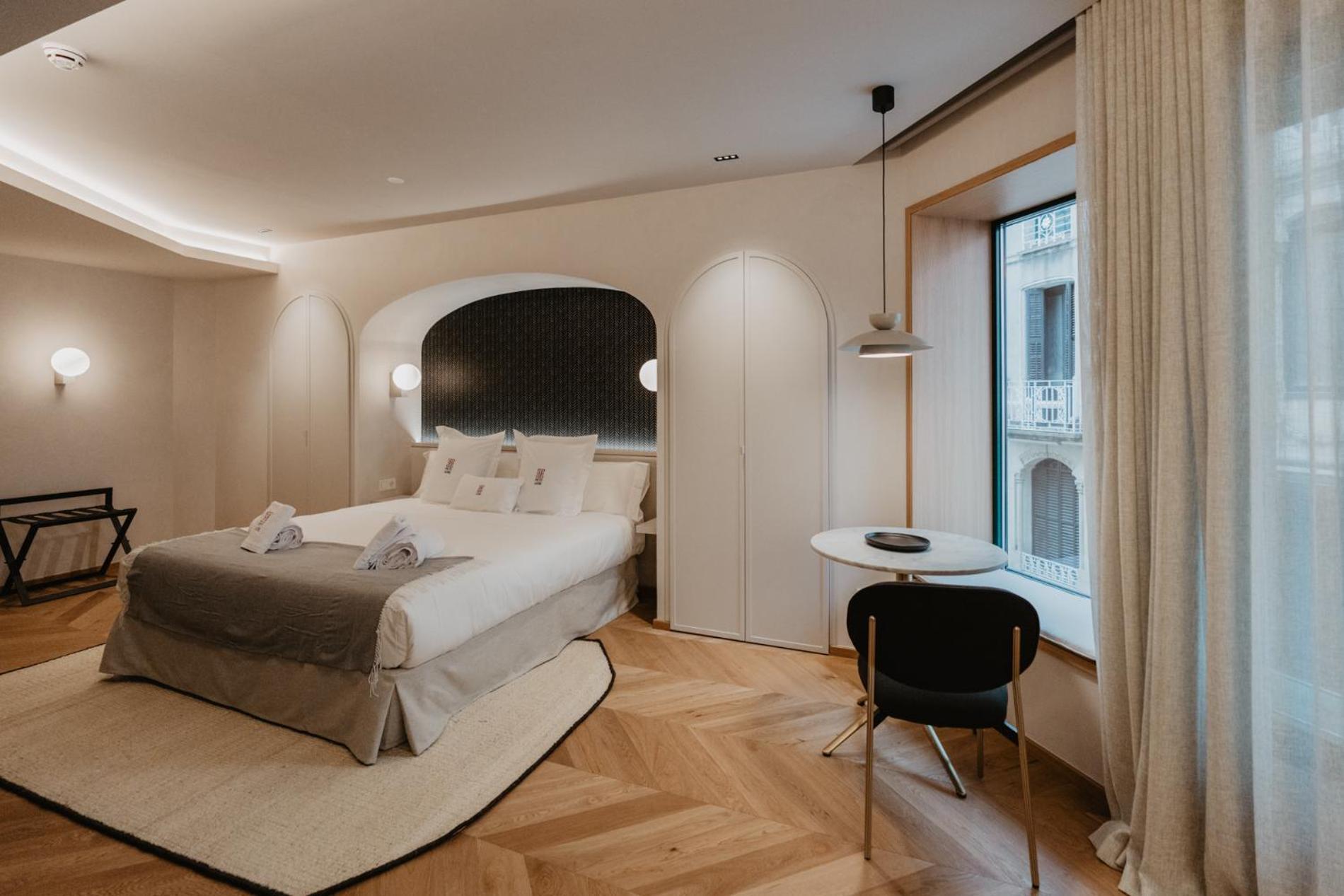 Hotel Petit Luxe تيراسا المظهر الخارجي الصورة
