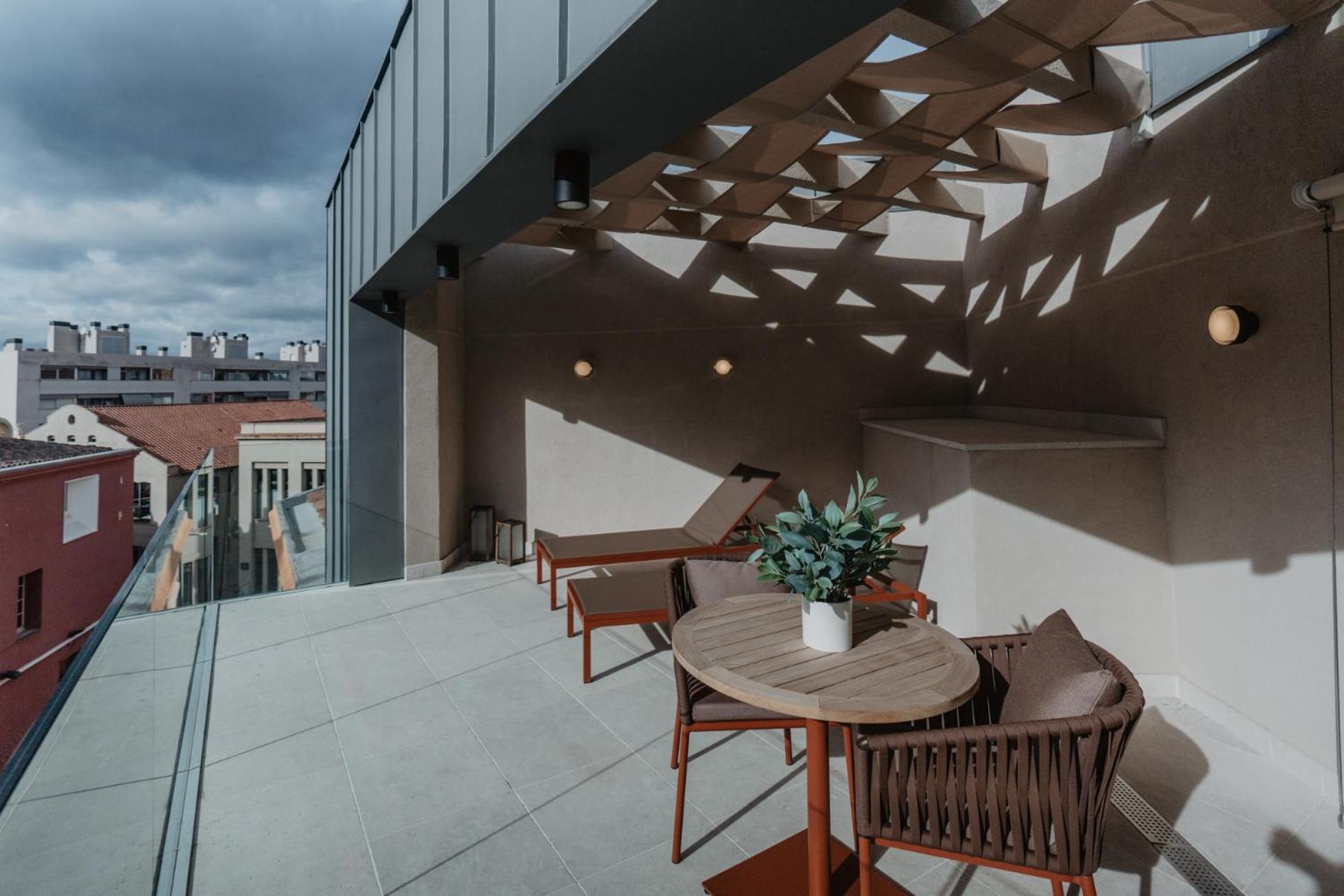 Hotel Petit Luxe تيراسا المظهر الخارجي الصورة