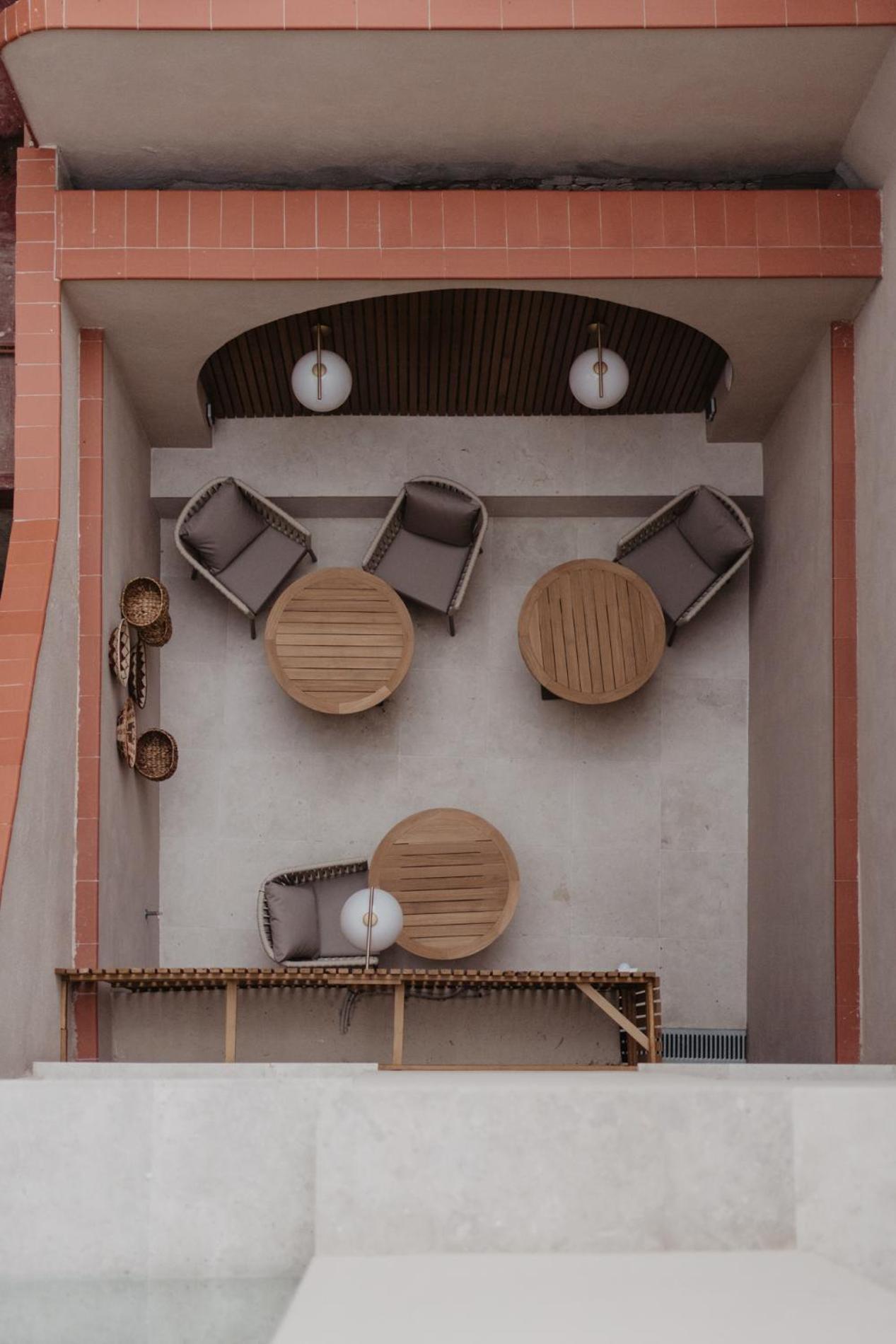 Hotel Petit Luxe تيراسا المظهر الخارجي الصورة